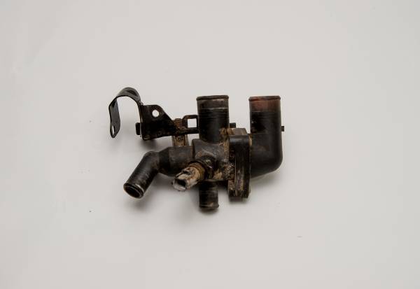 FORD TRANSİT 305 L ÇIKMA PARÇA  155 LİK TERMOSTAT